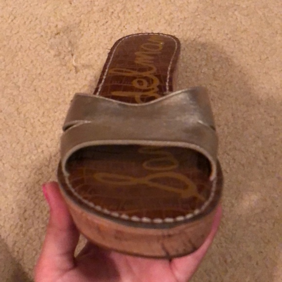 Barely worn Sam Edelman gold heels - Picture 4 of 6